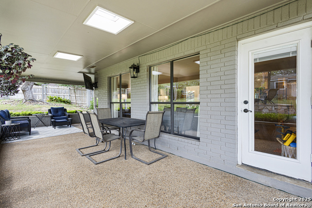 Image 20 of 29 For 21005 Hickory Bend