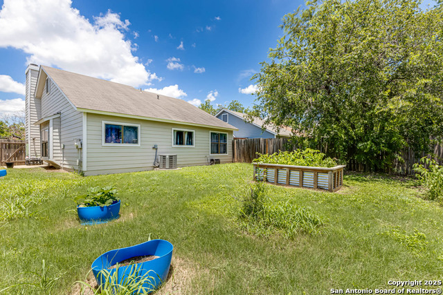 Image 16 of 19 For 6322 Village Arbor