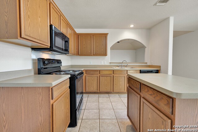Listing photo id 13 for 8255 Elm Glade