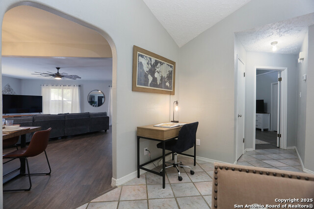 Listing photo id 8 for 9011 Welles Way 1