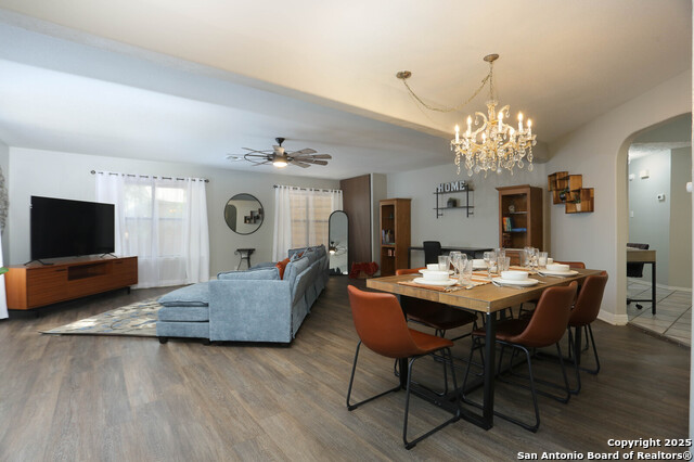 Listing photo id 3 for 9011 Welles Way 1