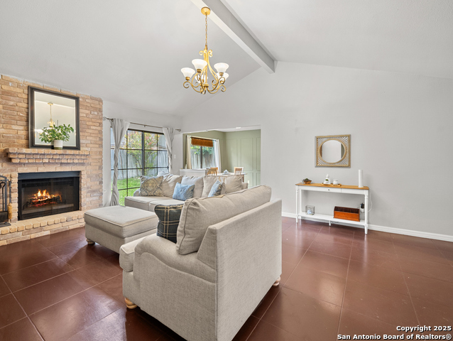 Listing photo id 8 for 5035 Timberhurst