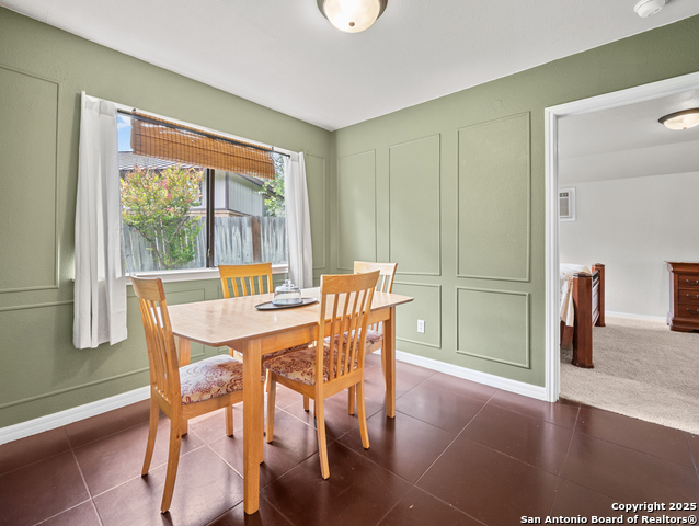 Listing photo id 10 for 5035 Timberhurst