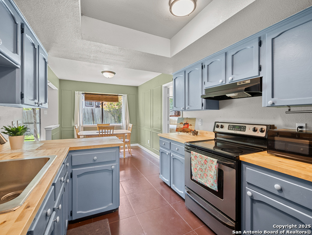 Listing photo id 12 for 5035 Timberhurst