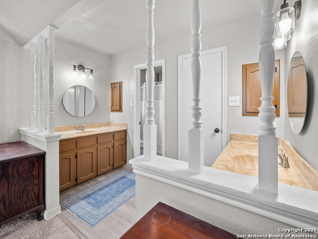 Listing photo id 15 for 5035 Timberhurst