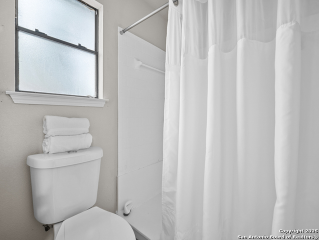 Listing photo id 16 for 5035 Timberhurst