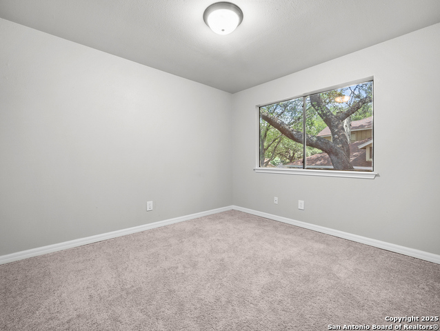 Listing photo id 17 for 5035 Timberhurst