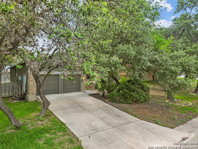 Listing photo id 1 for 5035 Timberhurst