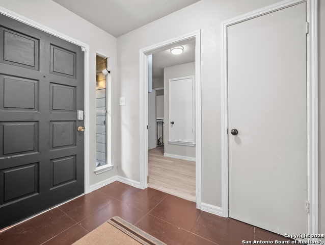 Listing photo id 4 for 5035 Timberhurst