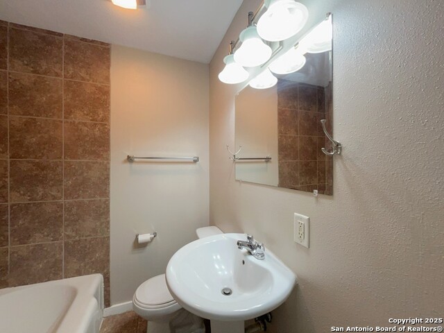 Listing photo id 13 for 443 Seele