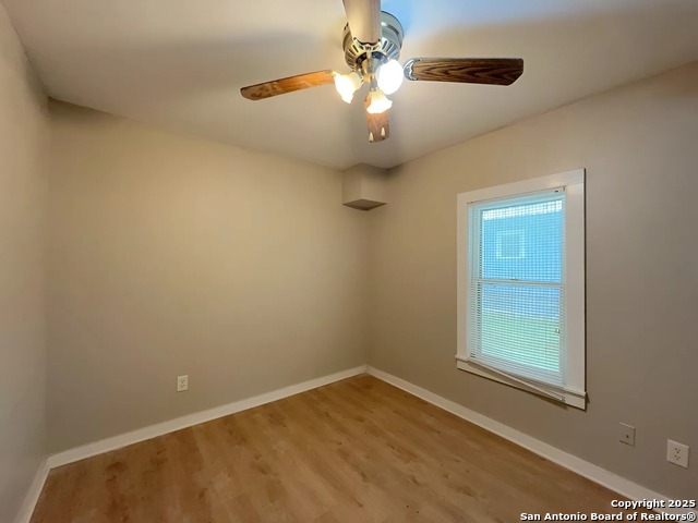 Listing photo id 15 for 443 Seele