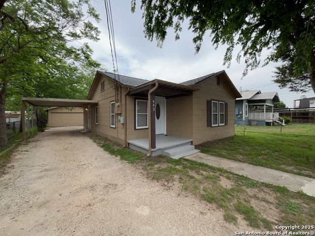 Listing photo id 22 for 443 Seele