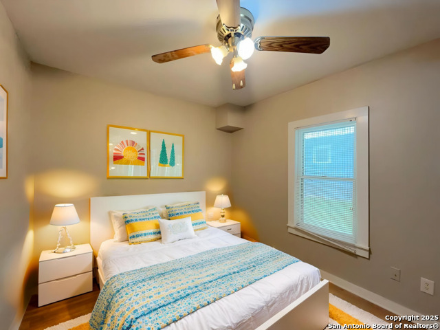 Listing photo id 3 for 443 Seele
