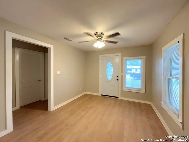 Listing photo id 6 for 443 Seele