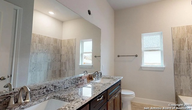 Image 17 of 19 For 620 Carriage House  32