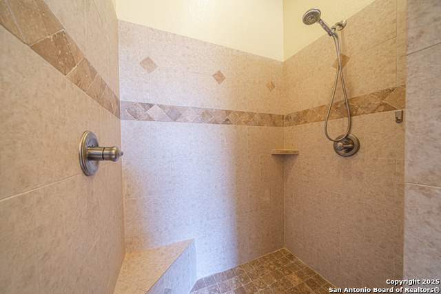 Image 22 of 40 For 2712 Crest Ridge