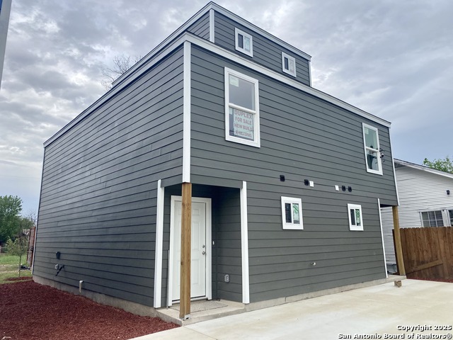 Image 2 of 19 For 3034 Salinas W