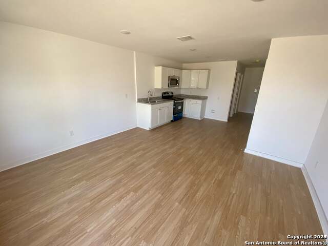Image 4 of 19 For 3034 Salinas W