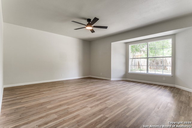 Listing photo id 4 for 3311 Coral Grove