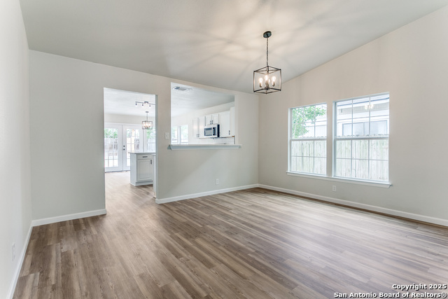 Listing photo id 5 for 3311 Coral Grove