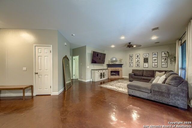 Image 10 of 36 For 2487 Cove Crest