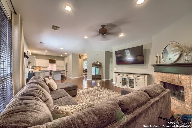 Image 13 of 36 For 2487 Cove Crest
