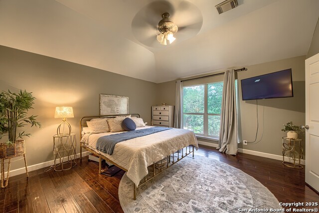 Image 26 of 36 For 2487 Cove Crest