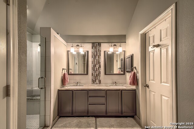 Image 30 of 36 For 2487 Cove Crest