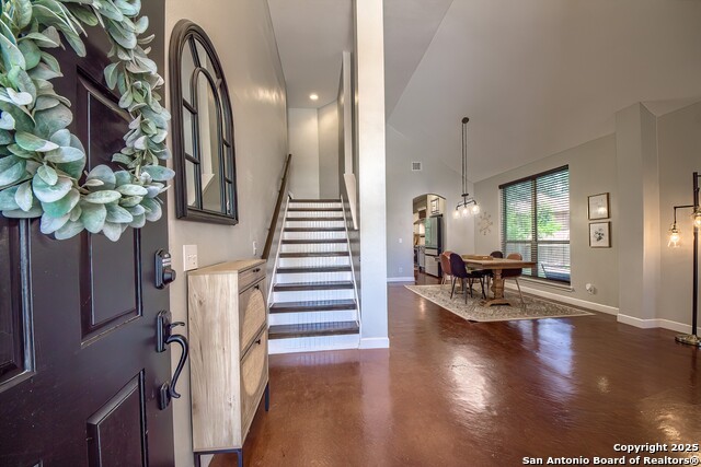 Image 4 of 36 For 2487 Cove Crest