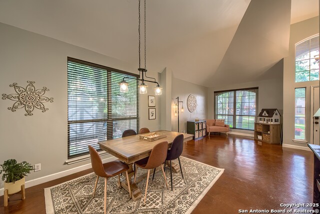 Image 7 of 36 For 2487 Cove Crest