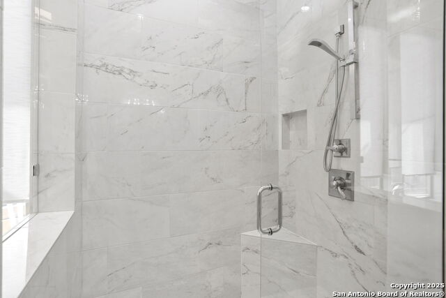 Image 19 of 43 For 3231 Roan Way