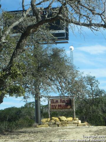 Listing photo id 7 for 4869 St Hwy 16 S