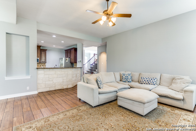 Image 10 of 36 For 21719 Chaucer Hill