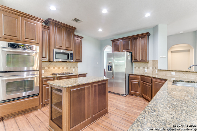 Image 11 of 36 For 21719 Chaucer Hill