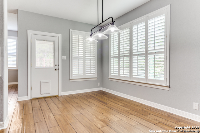 Image 14 of 36 For 21719 Chaucer Hill