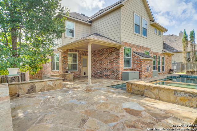 Image 26 of 36 For 21719 Chaucer Hill