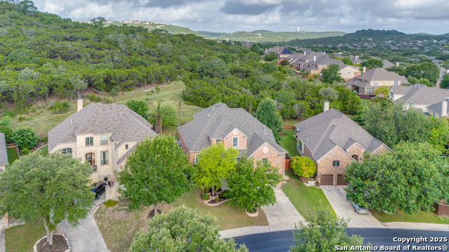 Image 31 of 36 For 21719 Chaucer Hill