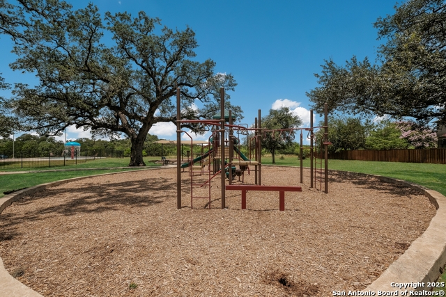 Image 28 of 31 For 6030 Akin Elm