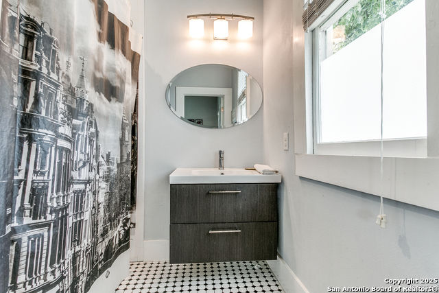 Listing photo id 10 for 312 Burleson