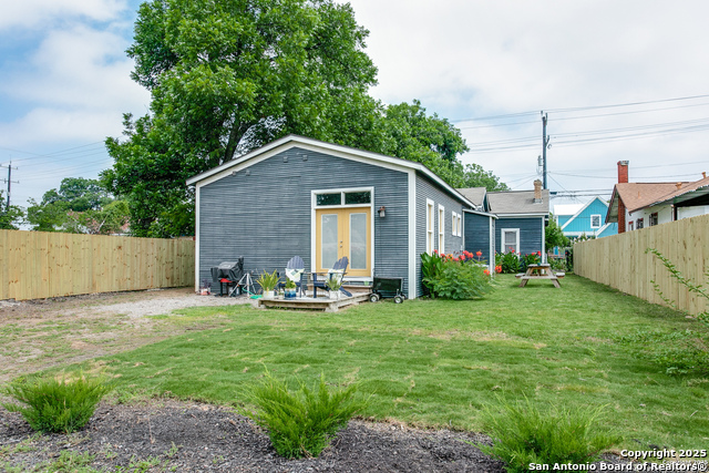Listing photo id 22 for 312 Burleson