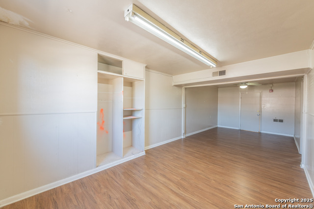 Image 9 of 34 For 910 Manor Dr