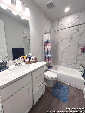 Listing photo id 11 for 221 Navarro  
