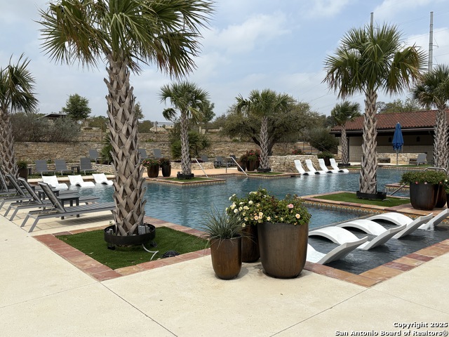 Listing photo id 16 for 221 Navarro  