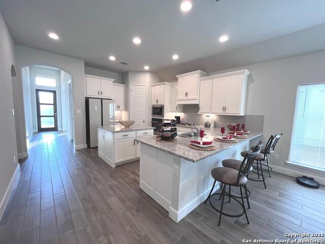 Listing photo id 0 for 221 Navarro  