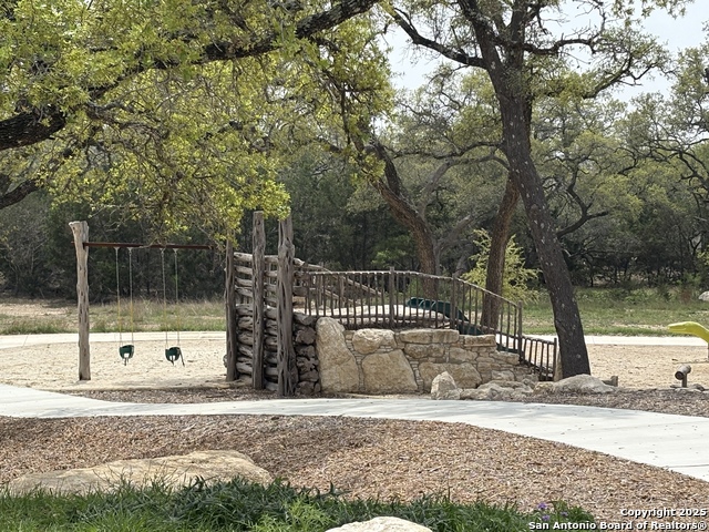 Listing photo id 18 for 221 Navarro  