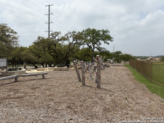 Listing photo id 20 for 221 Navarro  