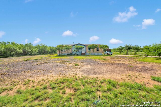 Details for 115 County Road 2667, Moore, TX 78057