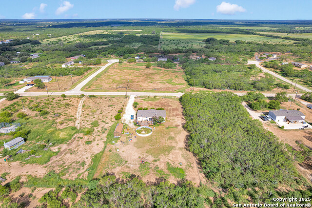 Listing photo id 5 for 115 County Road 2667