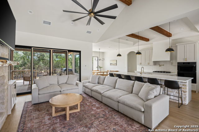 Image 4 of 44 For 1129 Madrone
