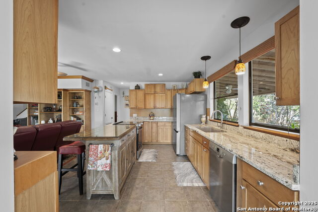Image 6 of 44 For 1400 Willow Dr